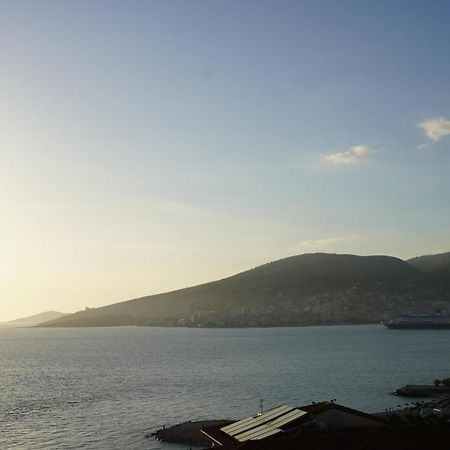 Hotel Agel Sarandë Esterno foto