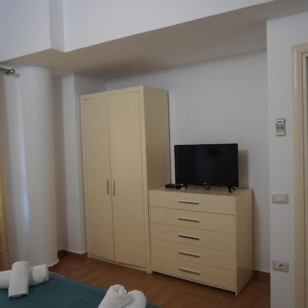 Hotel Agel Sarandë Esterno foto