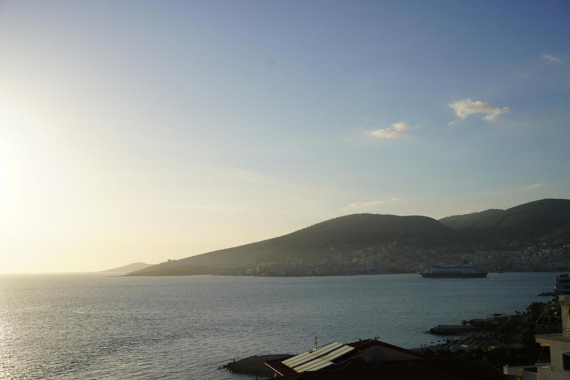 Hotel Agel Sarandë Esterno foto